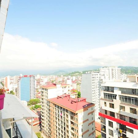 Apartments With A View Of The Trinity Holy バトゥーミ エクステリア 写真