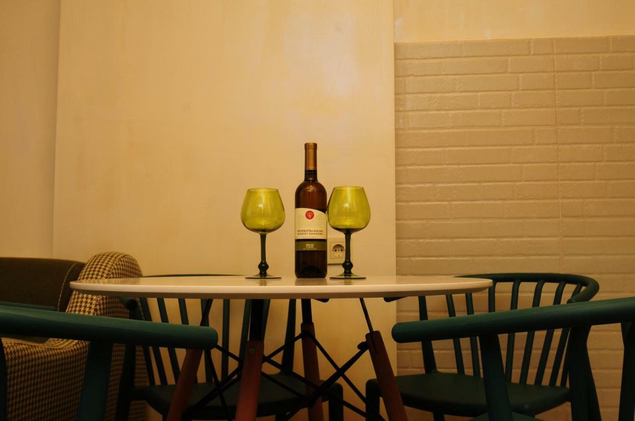 Apartments With A View Of The Trinity Holy バトゥーミ エクステリア 写真