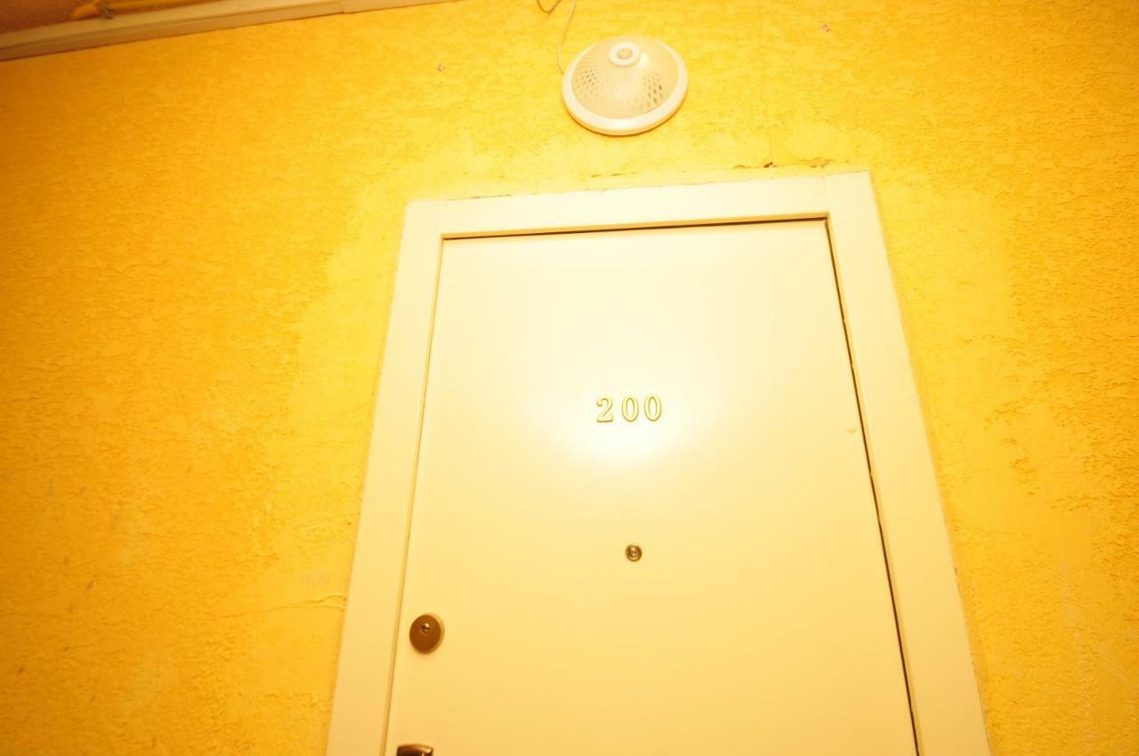 Apartments With A View Of The Trinity Holy バトゥーミ エクステリア 写真